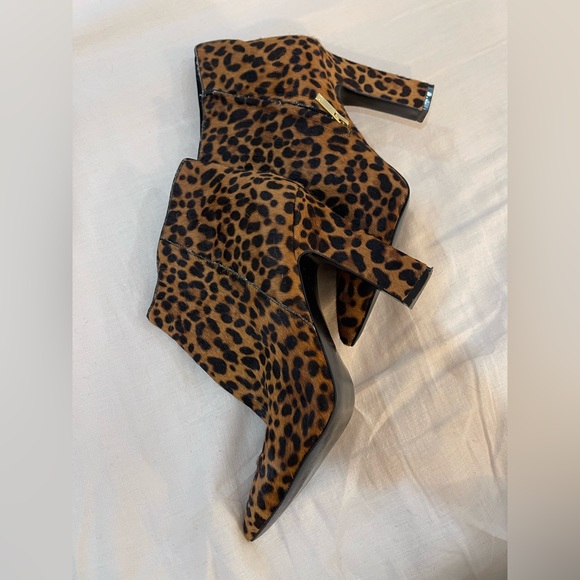 Marc fisher cheetah booties, 8 - Picture 3 of 6